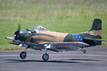 Skyraider Camo 35-60cc Bensin 2.15m ARF