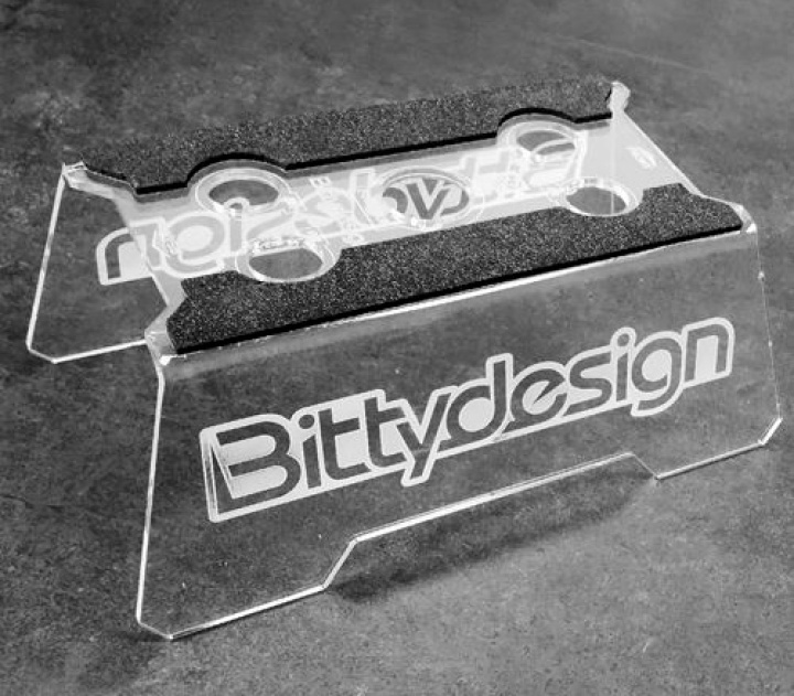 Bilställ 1/8 Buggy & Truggy Plast i gruppen Katalog / Fabrikat / B / Bittydesign / Bittydesign hos Minicars Hobby Distribution AB (BDCSTD-1518)